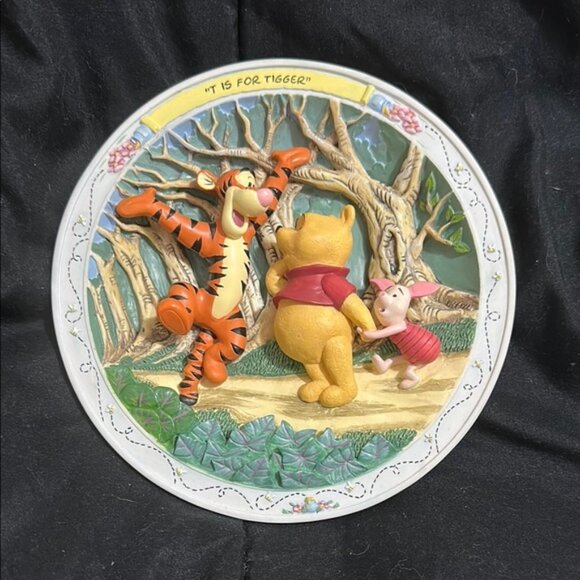 The Bradford Exchange Winnie the Pooh and Friends - Picture 1 of 2
